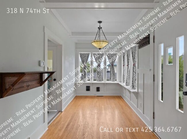 Building Photo - 318 N 74th St