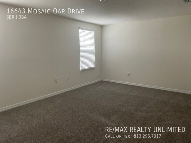 Building Photo - 16643 Mosaic Oar Dr
