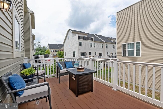 Building Photo - 7469 Tanyard Knoll Ln