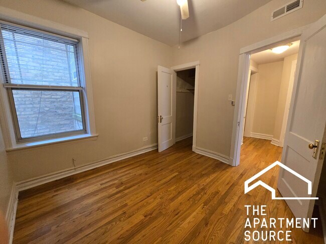 Building Photo - 7505 N Greenview Ave