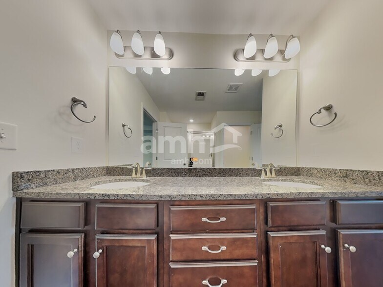 Building Photo - 2496 Napa Valley Dr