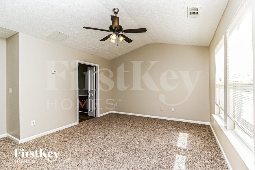 Building Photo - 6014 Centennial Run