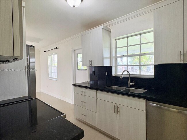 Building Photo - 11315 SW 58th Terrace