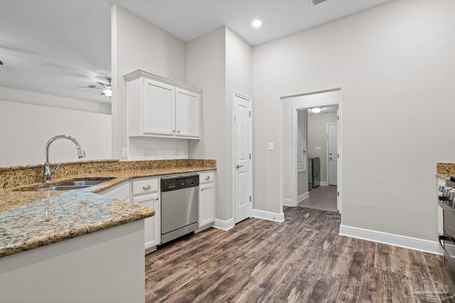 Building Photo - 5810 Red Cedar St