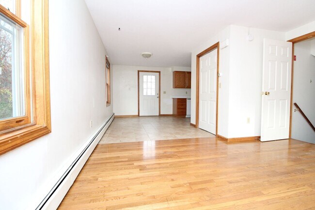 Building Photo - 37 Oak Hill Rd