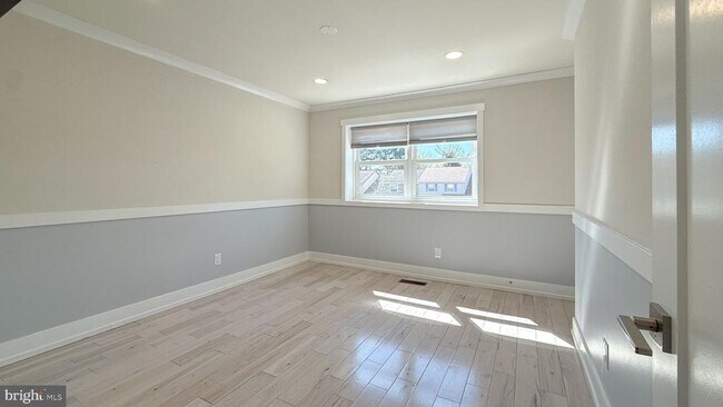 Building Photo - 10 Cedarbrook Dr