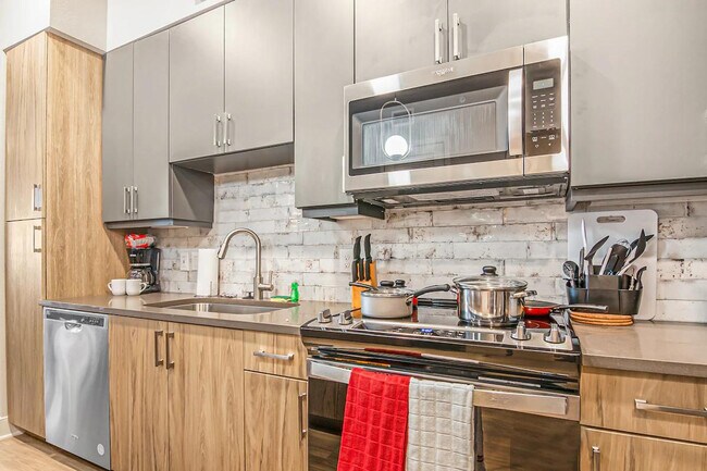 Building Photo - 950 Leeland St