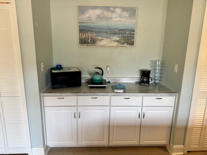 Building Photo - 4181 Abbey Ct