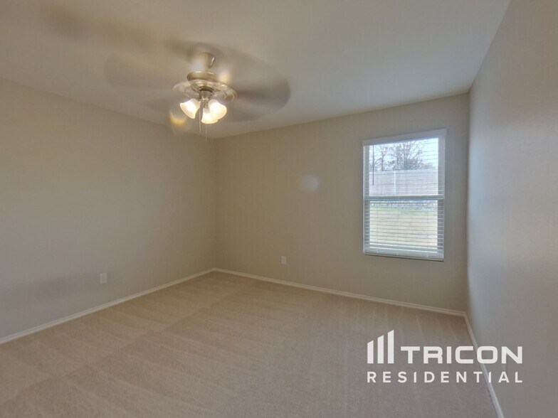 Building Photo - 1396 Wavelet Dr