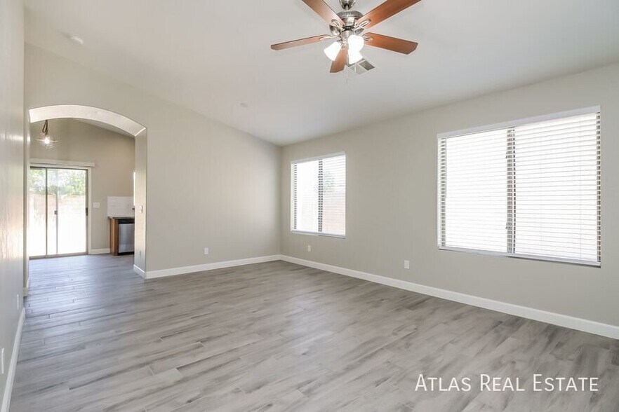 Building Photo - 2472 W Wrangler Way