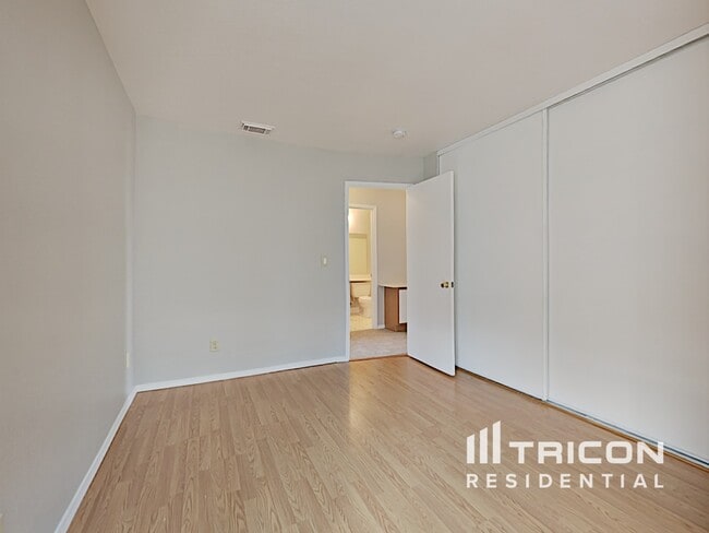 Building Photo - 2902 Cascade Ln