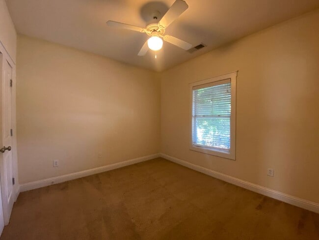 Building Photo - PRE-LEASING FOR AUGUST 6TH, 2026!