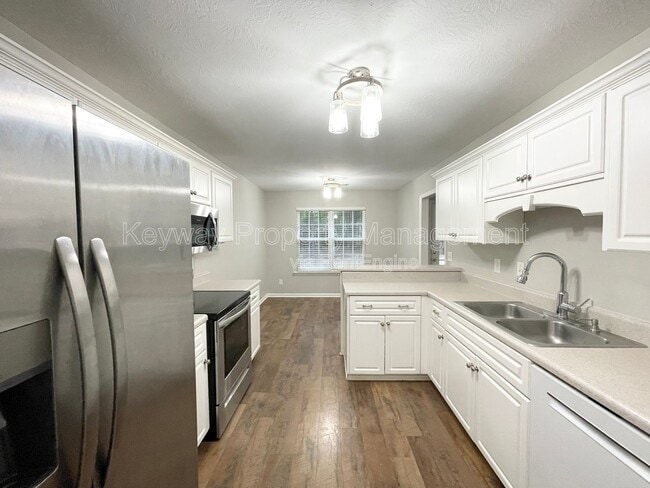 Building Photo - 1391 Watsonia Dr