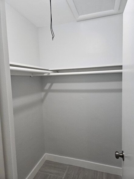 Building Photo - 2010 NE 33rd St