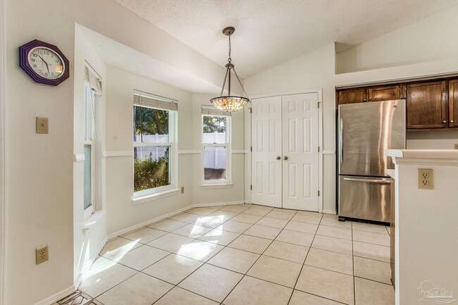 Building Photo - 3565 Stratford Ln
