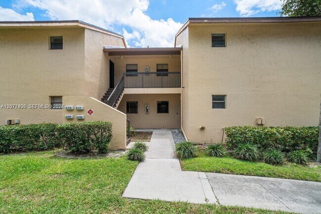 Building Photo - 3709 Cocoplum Cir
