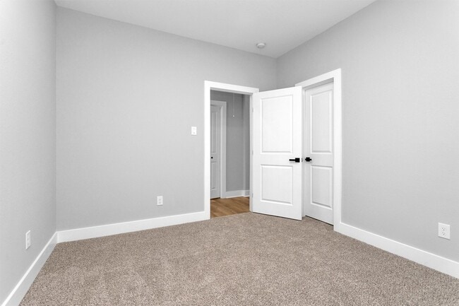 Building Photo - 6918 Dumble St