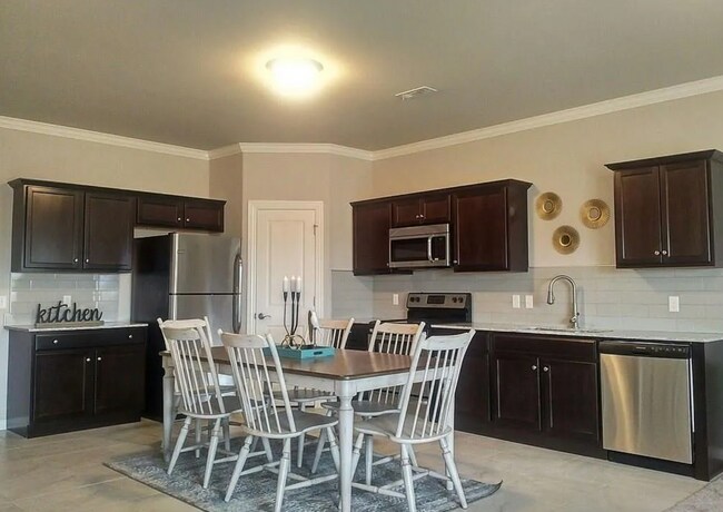 Building Photo - 3 Bedroom Townhome for Lease Rogers, AR! *...