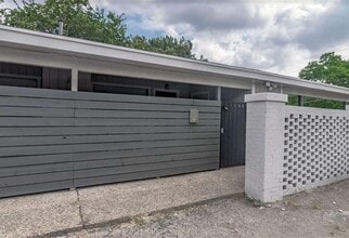 Building Photo - 1915 Fairlawn Ln