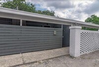 Building Photo - 1915 Fairlawn Ln