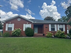 Building Photo - Great 3BR Home in Spring Hill