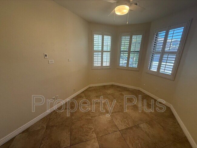 Building Photo - 8355 W Molly Ln