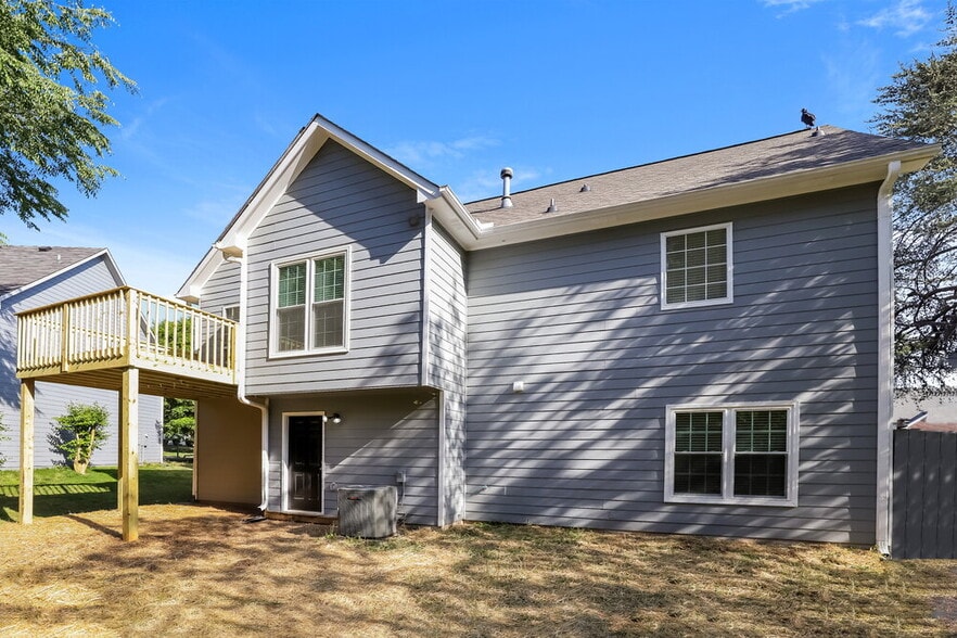 Building Photo - 1393 Richland Creek Trail