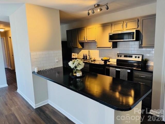 Building Photo - 6137 Meadow Rose Ln