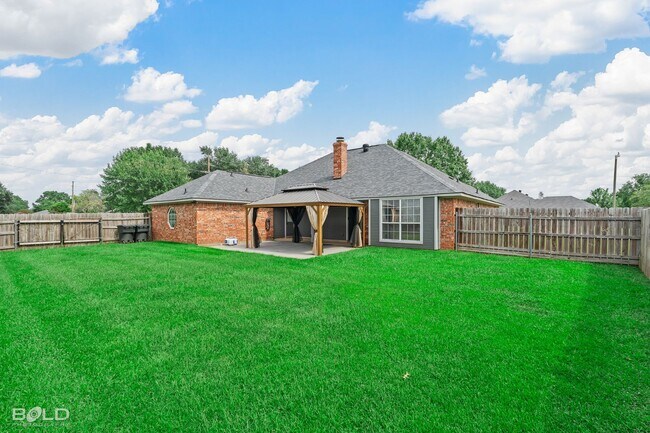 Building Photo - Check Out this 3 bed 2 bath in Bossier!!