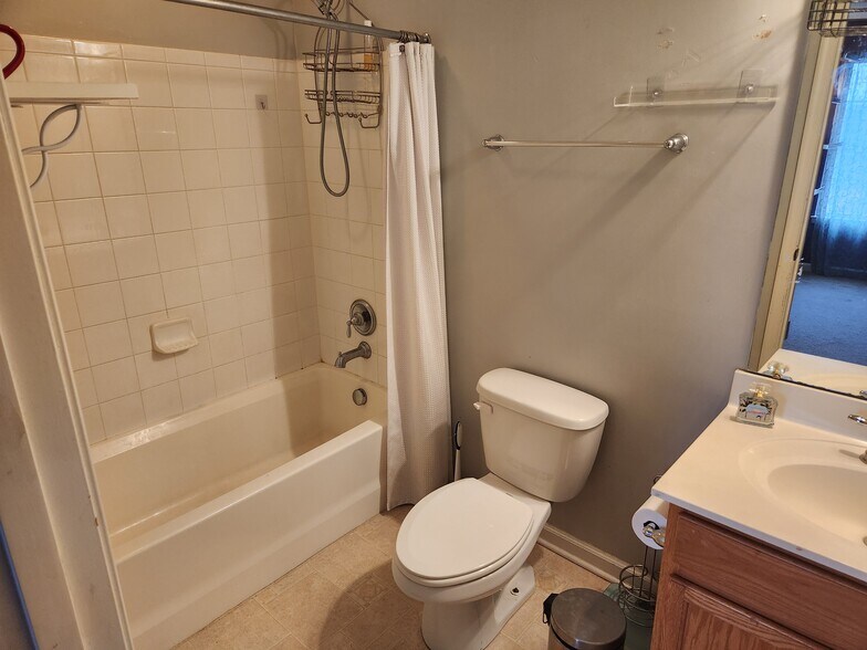 Building Photo - 18402 Wissett Way