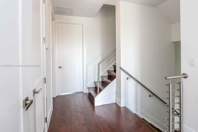 Building Photo - 9115 NW 33rd St