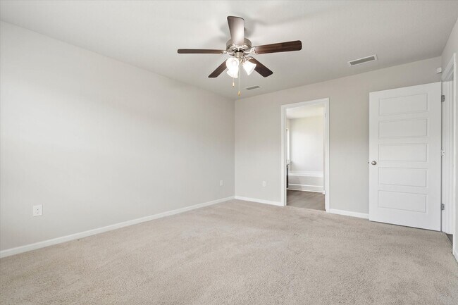 Building Photo - 34505 Paisley Ave