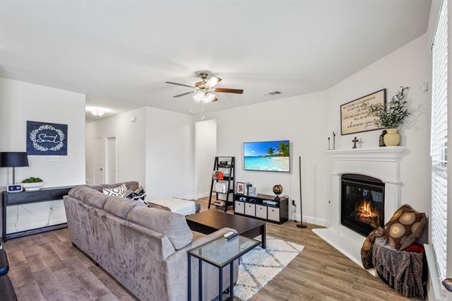 Building Photo - 10920 Los Alamos Dr
