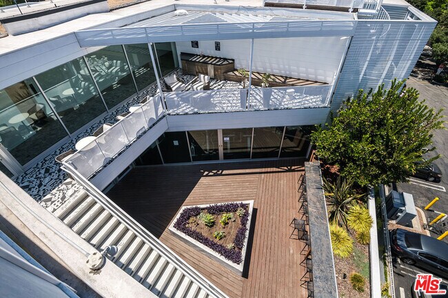 Building Photo - 1030 Kings Rd