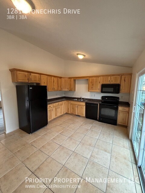 Building Photo - 1281 Stonechris Dr