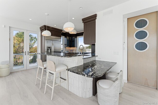 Building Photo - 413B Dune Rd