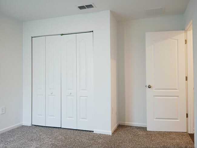 Building Photo - 2816 Buck Creek Pl