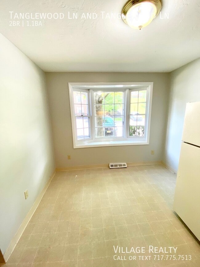 Building Photo - 442 Tanglewood Ln