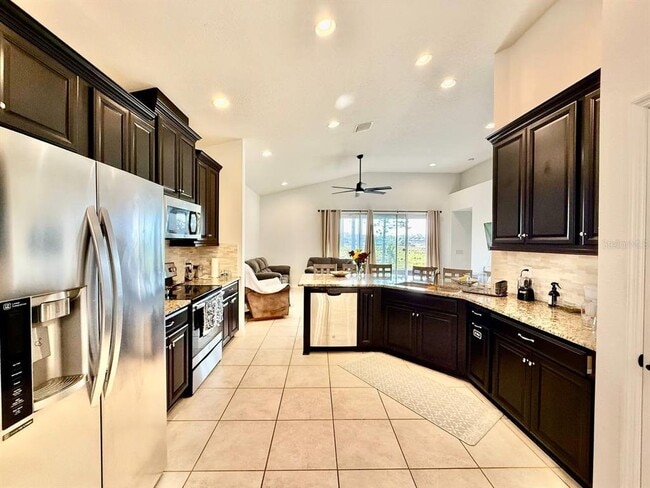 Building Photo - 7832 Red Hickory Pl