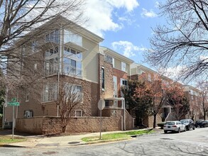 Building Photo - Modern Condo for Rent – Walk to NoDa & Lig...