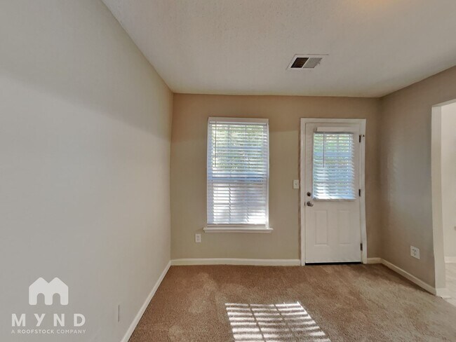 Building Photo - 227 London Dr