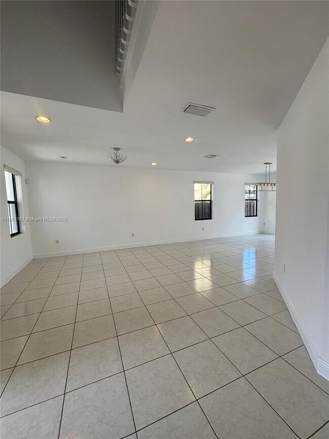 Building Photo - 9713 NW 8th Terrace