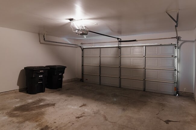 Building Photo - 12907 Regalshire Ct