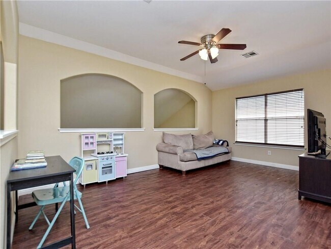 Building Photo - 1802 Greenside Trail