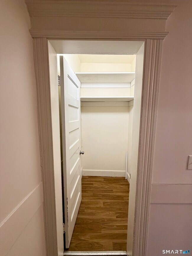 Building Photo - 424 Pembroke St