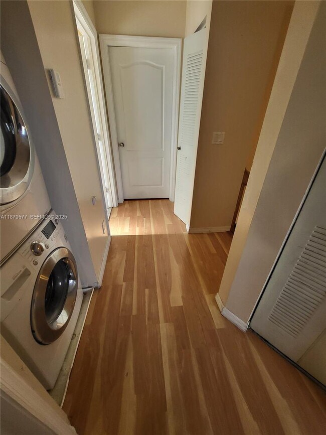 Building Photo - 820 NE 212th Terrace