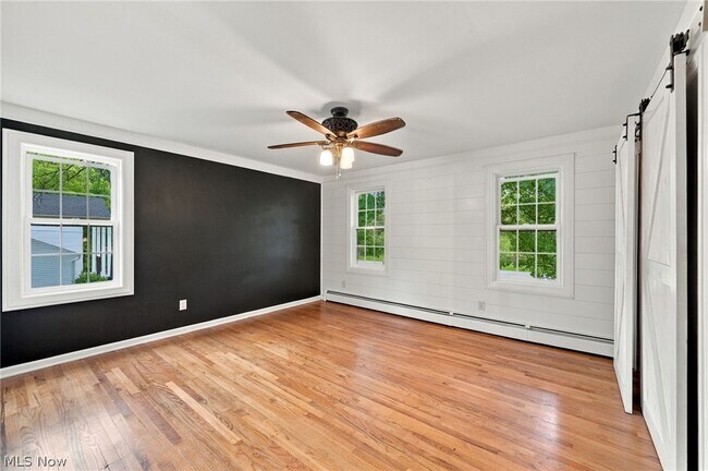 Building Photo - 3527 E Smith Rd
