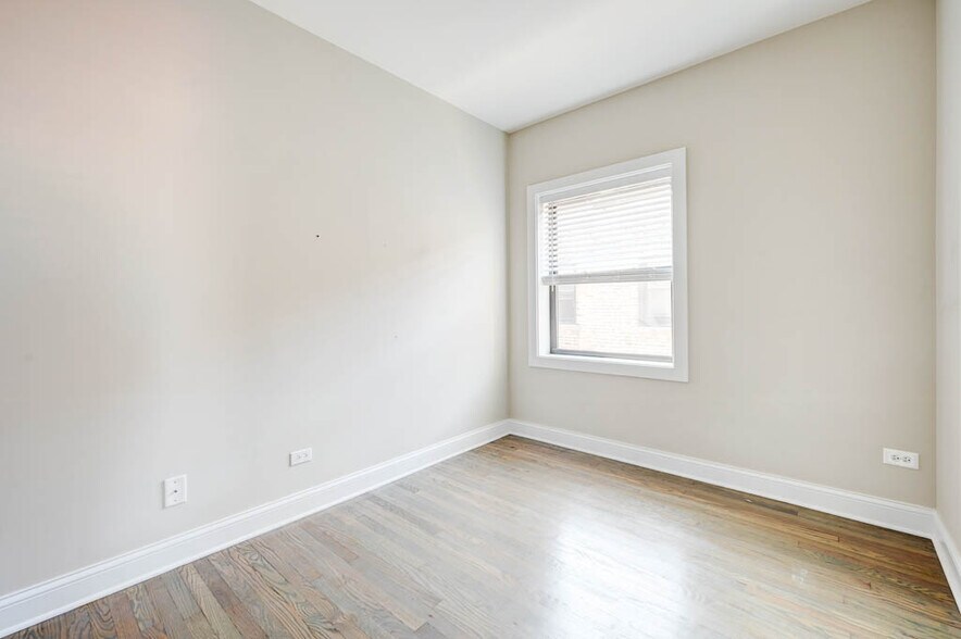 Building Photo - 3405 W Fullerton Ave