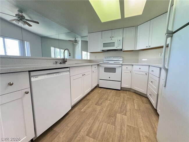 Building Photo - 6250 W Flamingo Rd