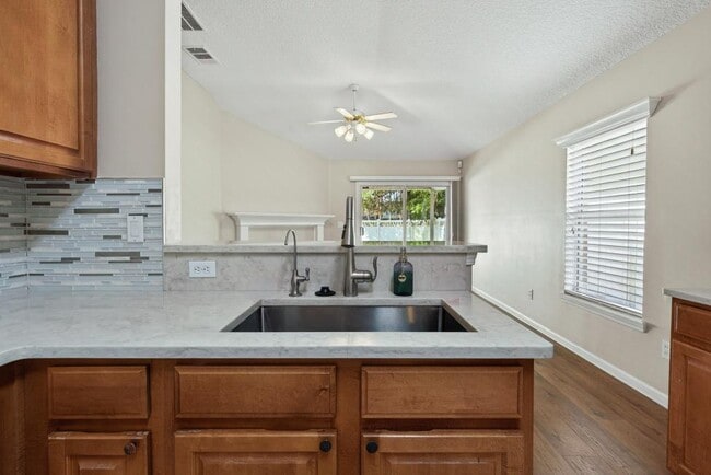 Building Photo - 1727 Canopy Oaks Dr